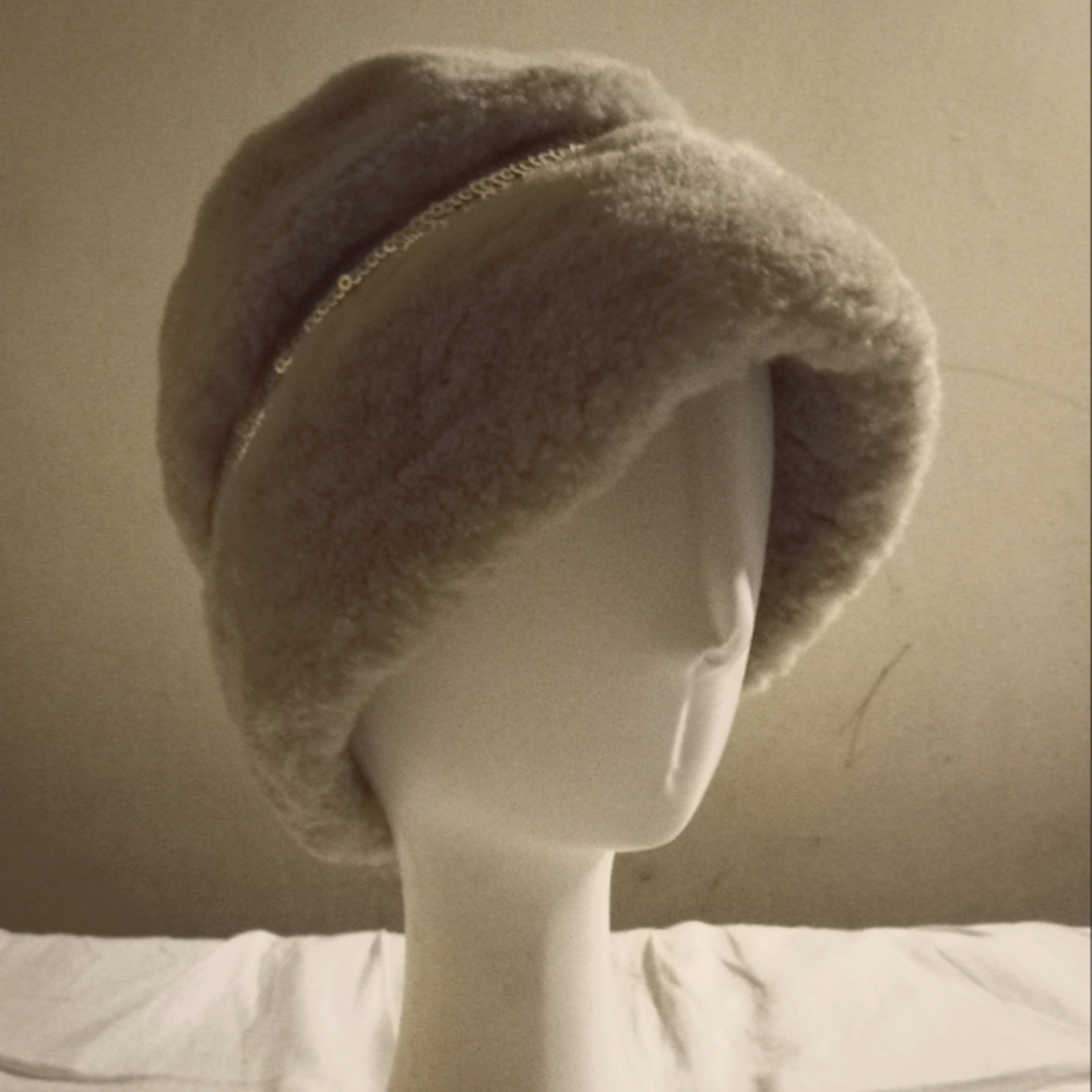 UGG'S Sherpa Sequin Bucket Hat